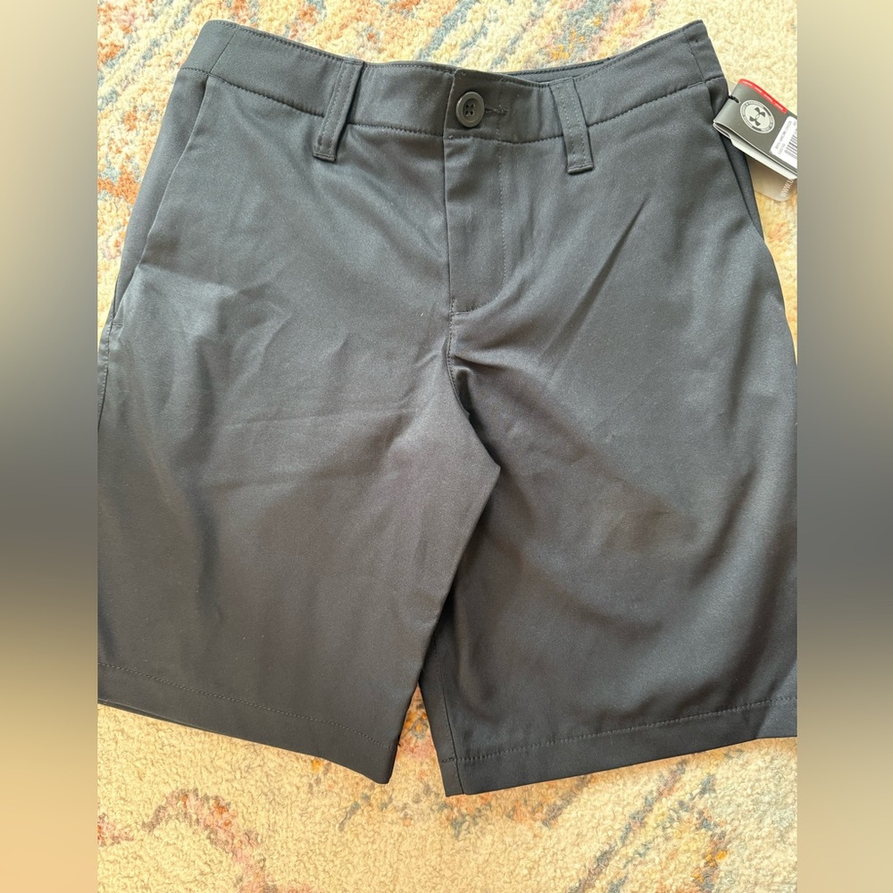 Under Armour Boys Black Shorts Dress/ Golf Shorts Size 10
